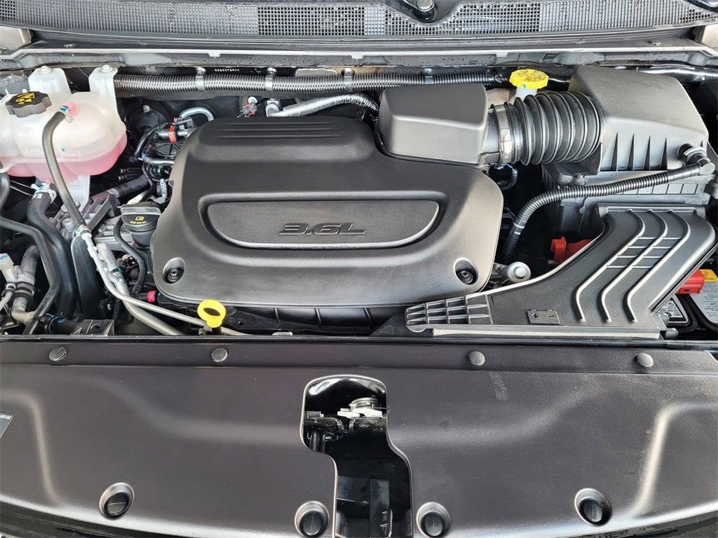 2025 Chrysler Pacifica Select