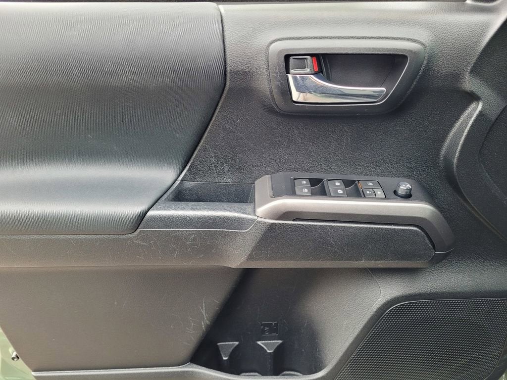 2022 Toyota Tacoma 4WD SR