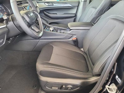 2026 Jeep Grand Cherokee Laredo X 4x4