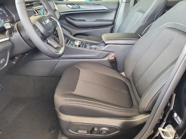 2026 Jeep Grand Cherokee Laredo X 4x4