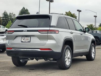 2026 Jeep Grand Cherokee Laredo X 4x4