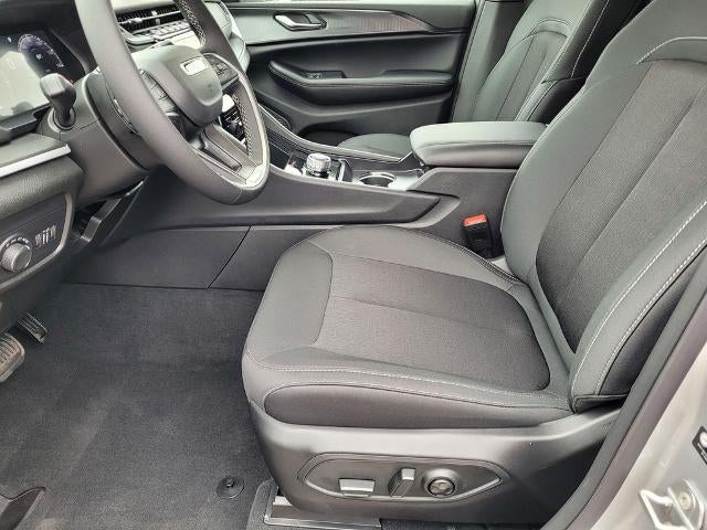 2026 Jeep Grand Cherokee Laredo X 4x4