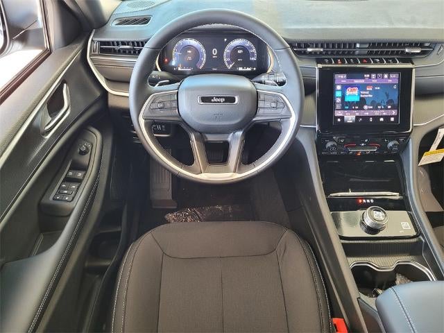 2025 Jeep Grand Cherokee Laredo 4x4