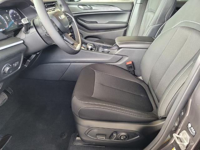 2026 Jeep Grand Cherokee Laredo X 4x4
