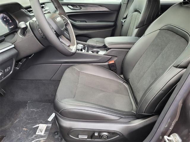 2025 Jeep Grand Cherokee Laredo 4x4