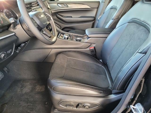 2025 Jeep Grand Cherokee Altitude X 4x4