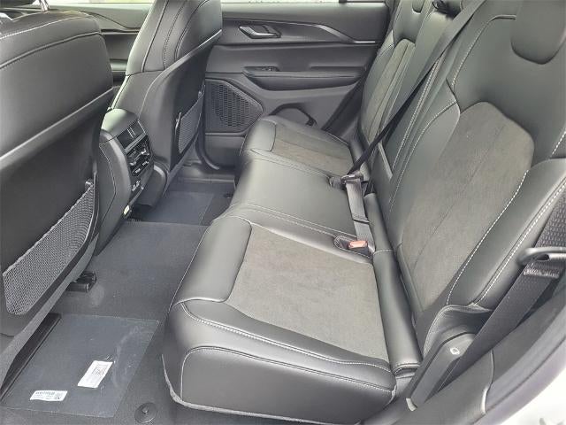 2025 Jeep Grand Cherokee Laredo 4x4