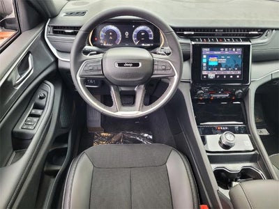 2025 Jeep Grand Cherokee Laredo 4x4