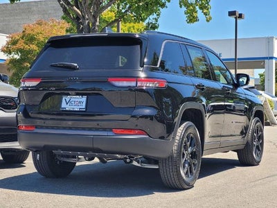 2026 Jeep Grand Cherokee Laredo Altitude 4x4