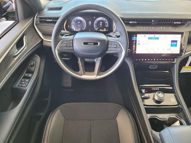 2026 Jeep Grand Cherokee Laredo Altitude 4x4