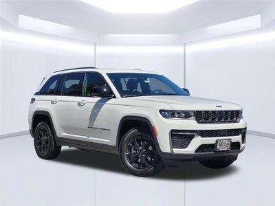 2026 Jeep Grand Cherokee Laredo Altitude 4x4