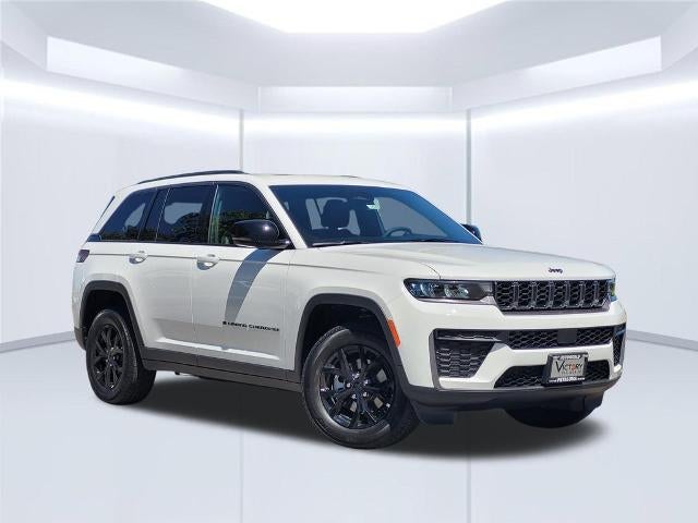 2026 Jeep Grand Cherokee Laredo Altitude 4x4