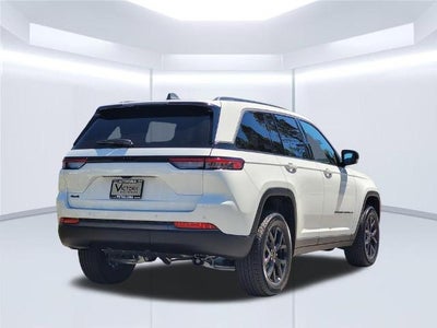 2026 Jeep Grand Cherokee Laredo Altitude 4x4