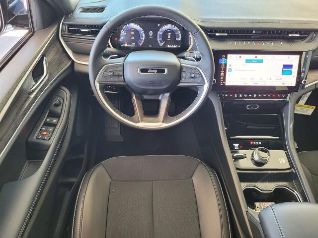 2026 Jeep Grand Cherokee Laredo Altitude 4x4