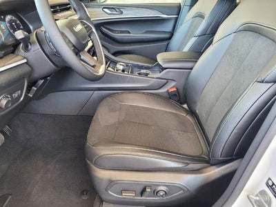 2026 Jeep Grand Cherokee Laredo Altitude 4x4