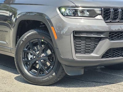 2026 Jeep Grand Cherokee Laredo Altitude 4x4