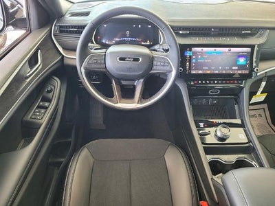 2026 Jeep Grand Cherokee Laredo Altitude 4x4