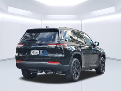 2026 Jeep Grand Cherokee Laredo Altitude 4x4