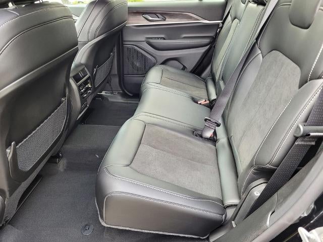 2026 Jeep Grand Cherokee Laredo Altitude 4x4