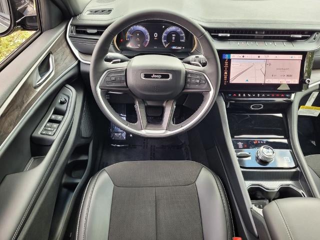 2026 Jeep Grand Cherokee Laredo Altitude 4x4