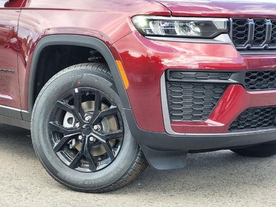 2026 Jeep Grand Cherokee Laredo Altitude 4x4