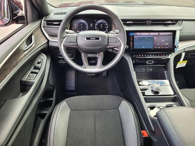2026 Jeep Grand Cherokee Laredo Altitude 4x4