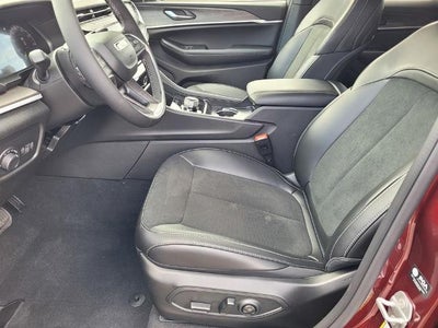 2026 Jeep Grand Cherokee Laredo Altitude 4x4