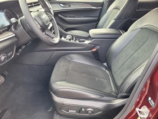 2026 Jeep Grand Cherokee Laredo Altitude 4x4