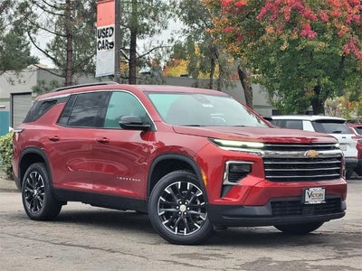 2025 Chevrolet Traverse LT w/1LT