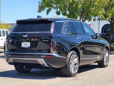 2026 Cadillac VISTIQ AWD 4dr Luxury