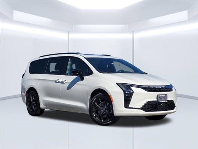 2027 Chrysler Pacifica Limited AWD