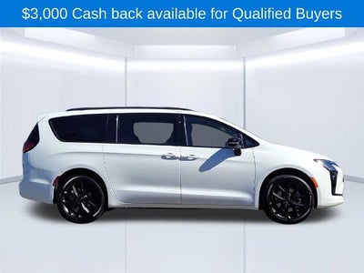 2027 Chrysler Pacifica Limited AWD