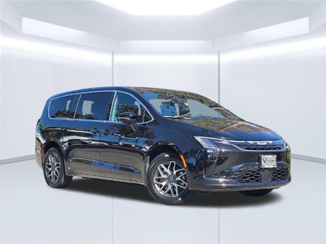 2027 Chrysler Pacifica Limited AWD