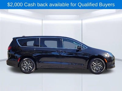 2027 Chrysler Pacifica Limited AWD