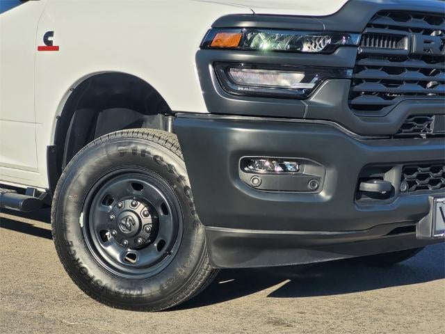 2025 RAM 2500 Tradesman 4x4 Crew Cab 6'4" Box
