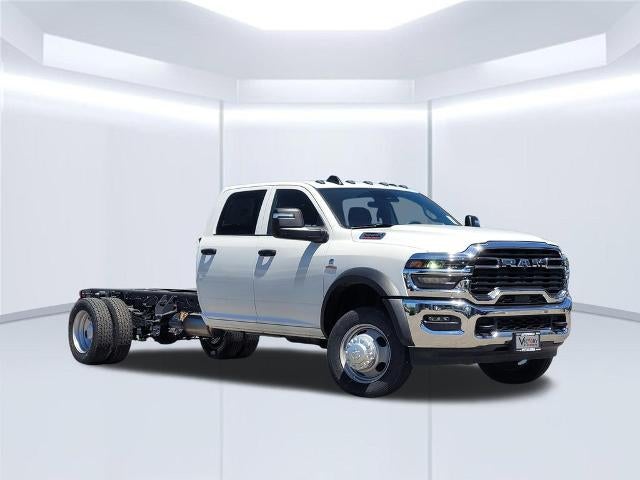 2026 RAM 5500 Chassis Cab Tradesman 4x4 Crew Cab 84" CA 197.4" WB