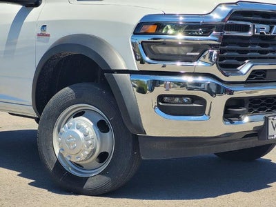 2026 RAM 5500 Chassis Cab Tradesman 4x4 Crew Cab 84" CA 197.4" WB